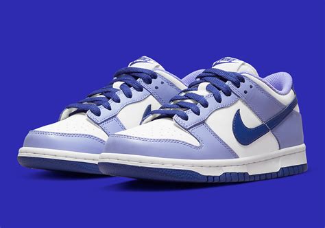 nike dunk low blueberry.